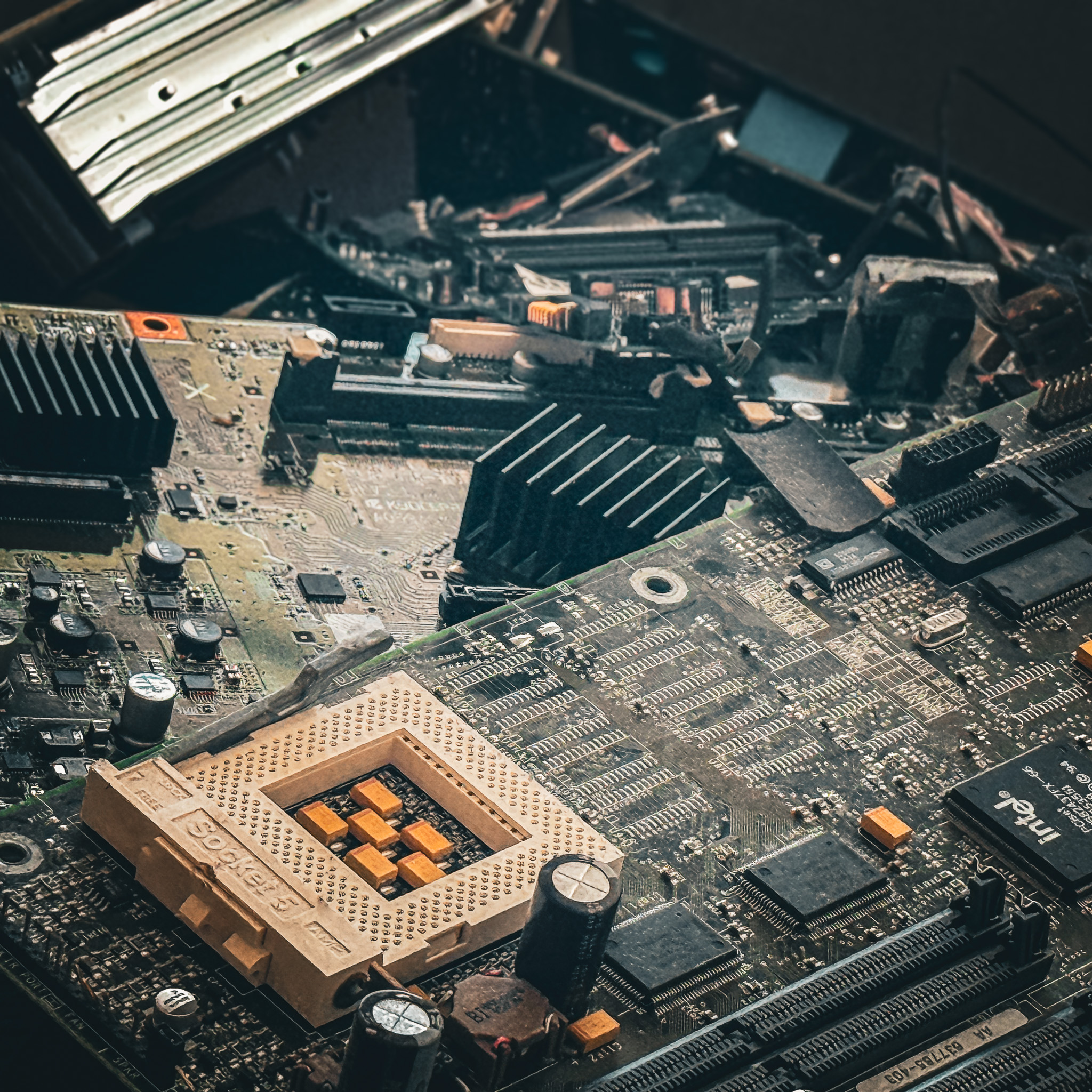 High-grade circuit boards with many chips